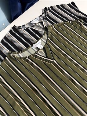 2 Liz Claiborne Olive & Black Striped Short Sleeve Blouses XS